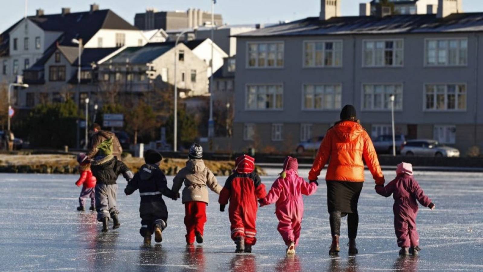 yaz tatilini kisaltma tartismasi onergeye gore izlandada ogrenciler kac gun tatil yapacak MyBbh2i3