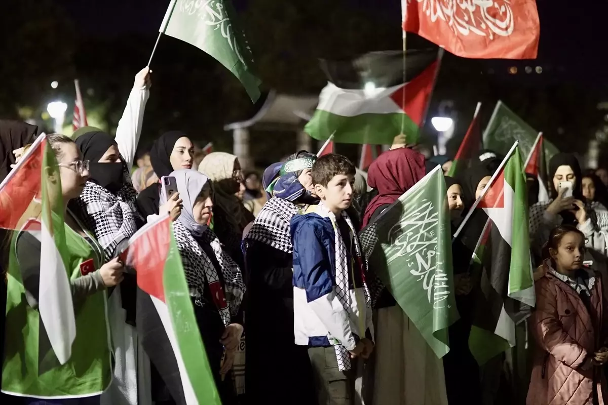 gazzeye yardim filosuna saldiriya protesto R23VebFQ