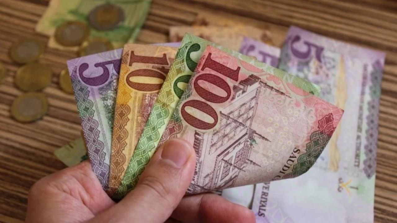 iran ulusal para biriminden dort sifir kaldiriyor quBXURuk