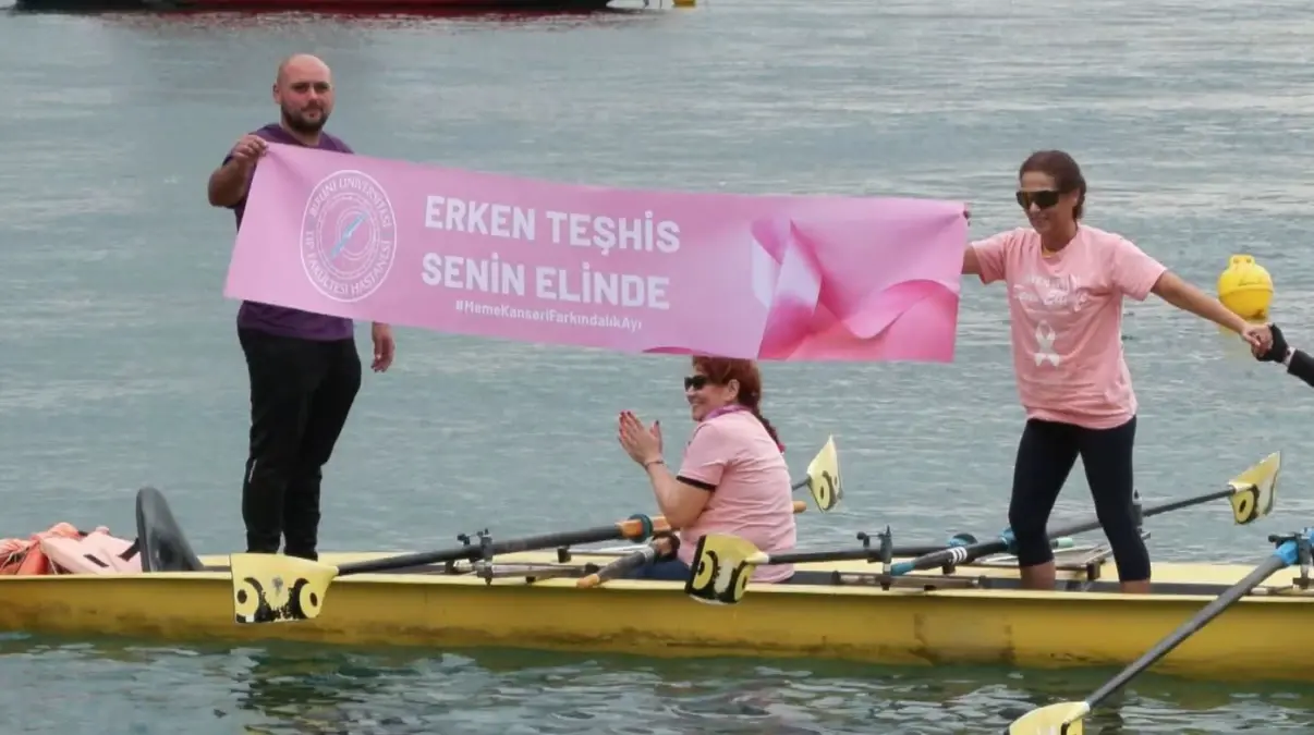 kadikoyde meme kanseri farkindaligi icin kurek etkinligi duzenlendi vAl4N6vr.jpg