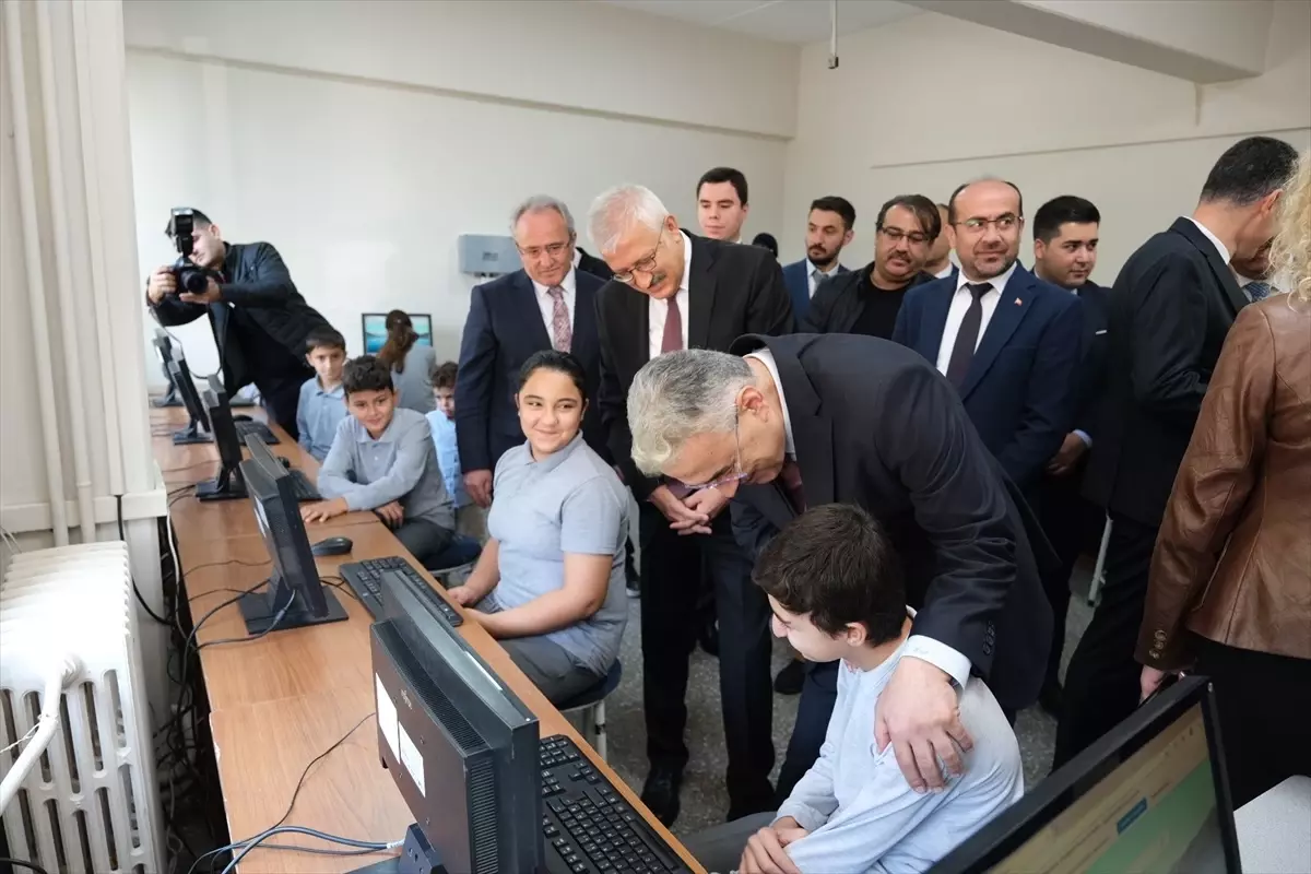 orhanelide bilgisayar laboratuvari acildi 9O5cLPl6.jpg