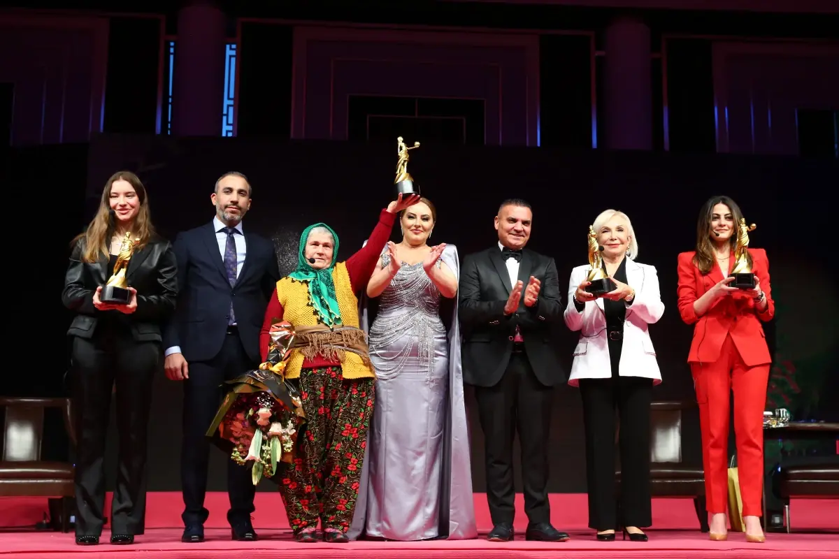 turkiyenin en basarili kadinlari bu zirvede bulusuyor N6fZgBTS.jpg