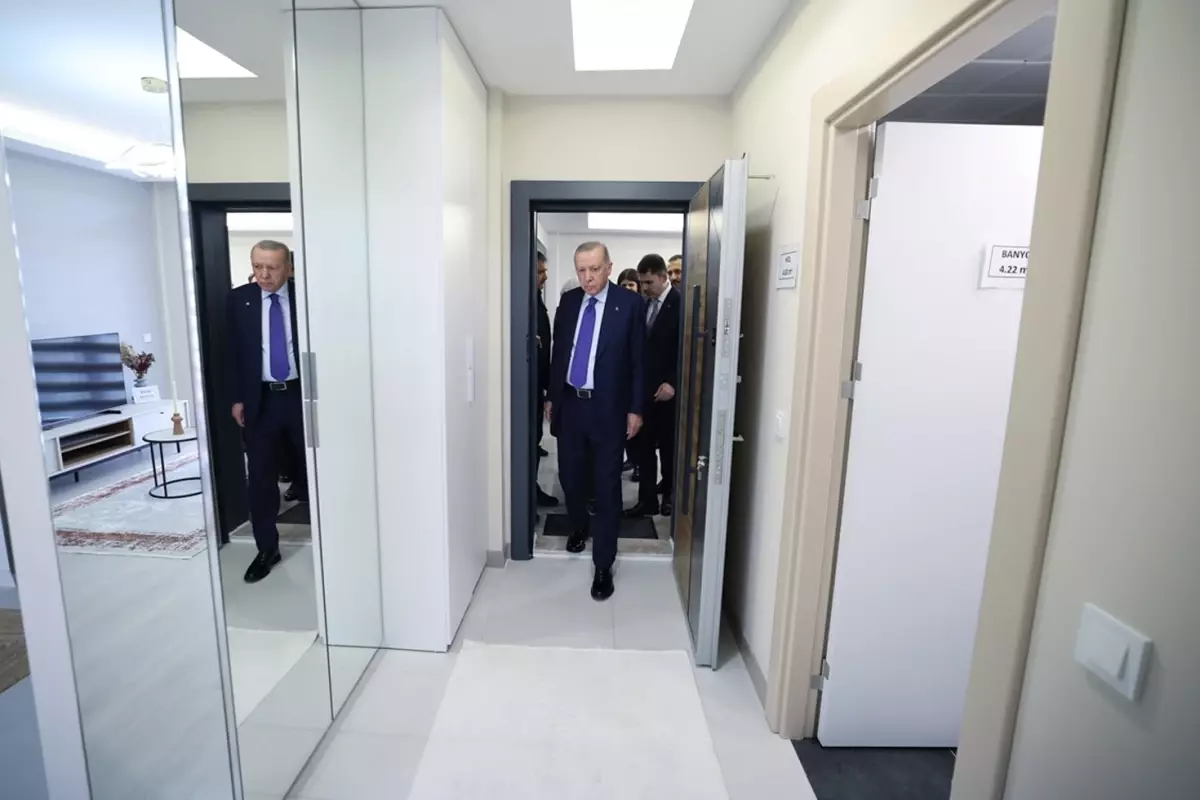 yuzyilin konut projesinin detaylarini aciklayan cumhurbaskani erdogan ornek daireyi inceledi Vrfj4y94.jpg