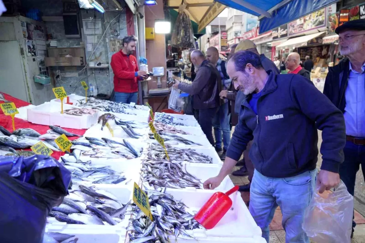 hamsi fiyatlari duserken ilgi azaldi RYX1pr2b.jpg