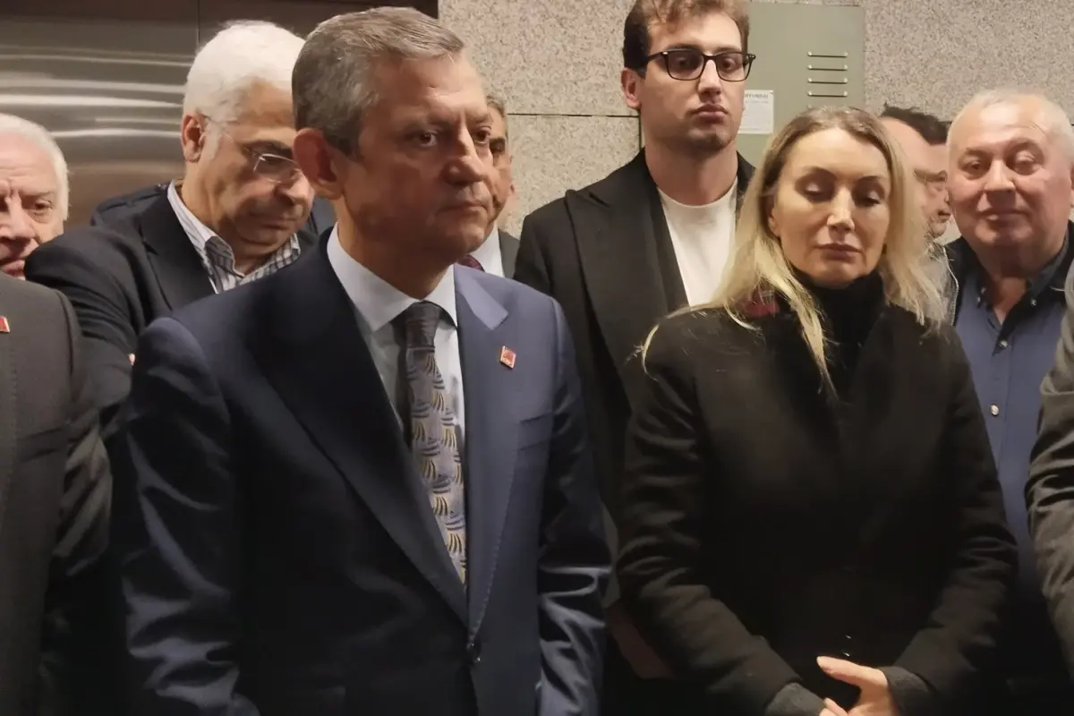 ozgur ozel dilek imamoglunun diplomatik pasaportu iptal edildi 3K6RU3lQ.jpg