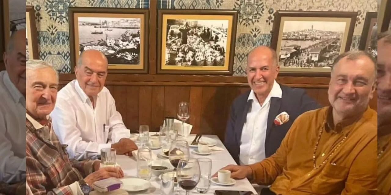 surpriz bulusma rahmi koc ve murat ulker ayni masada v2LEmGpP.jpg