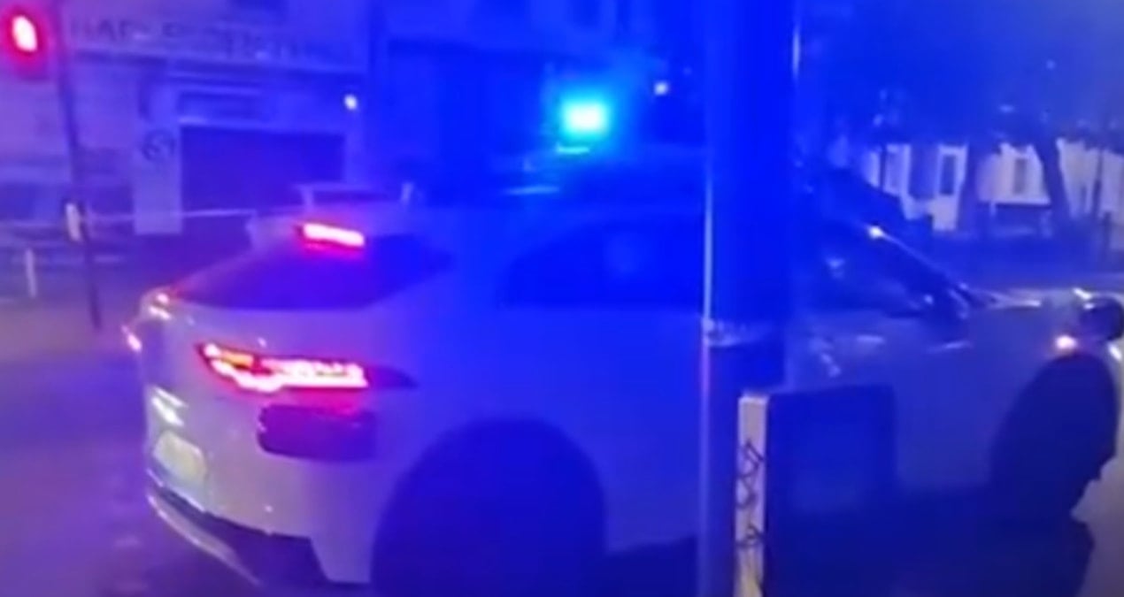 Otonom Taksi Suç Mahalline Girdi: Polis Şaşkın