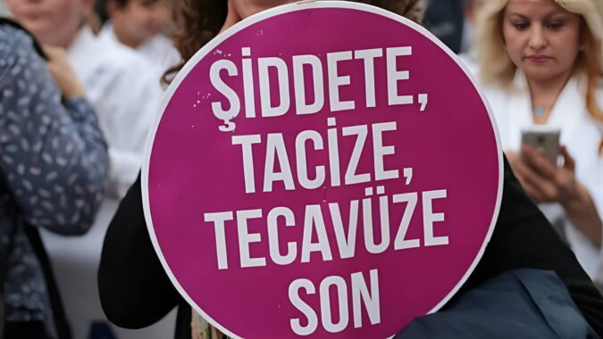 Özgür Özel’den Kılıçdaroğlu’na Acil Kongre Çağrısı: “2 Milyon CHP’li Genel Başkan Seçsin”