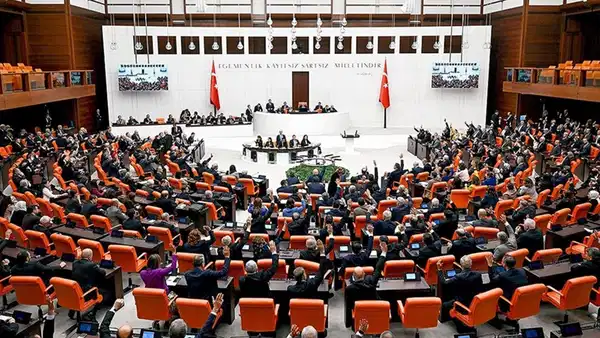 okul-saldirilarini-arastirmak-icin-kurulan-komisyon-calisma-takvimini-gorusmek-uzere-toplandi-ydwQ7IBD