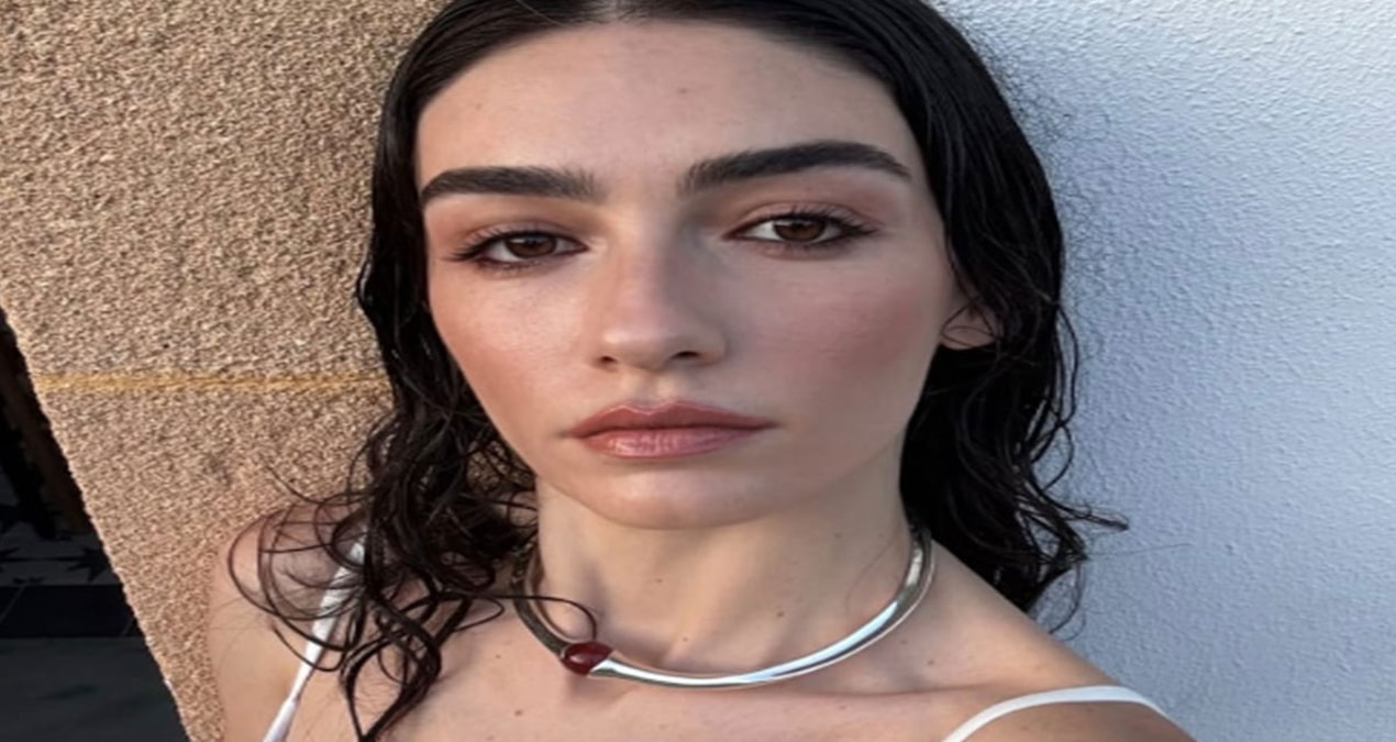 Hazar erguclunun bikinili pozlari gundem oldu GuxOyOxh
